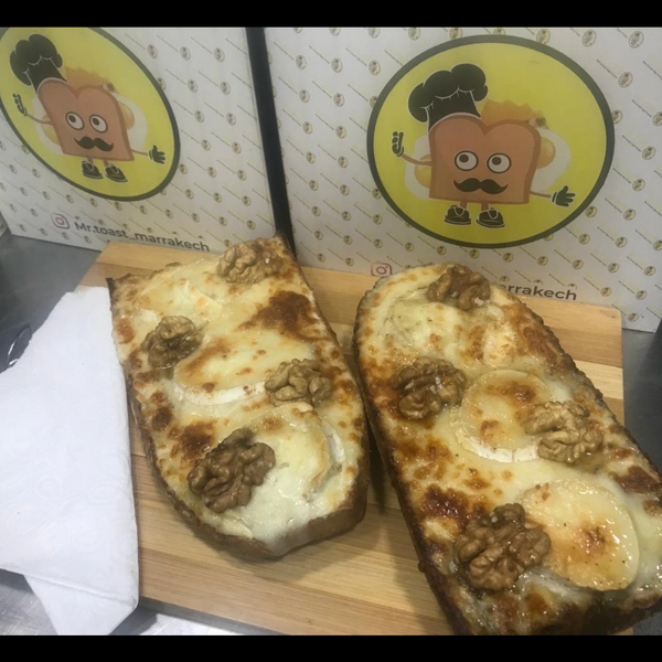 French Bread Chèvre Miel (Pizza Baguette)